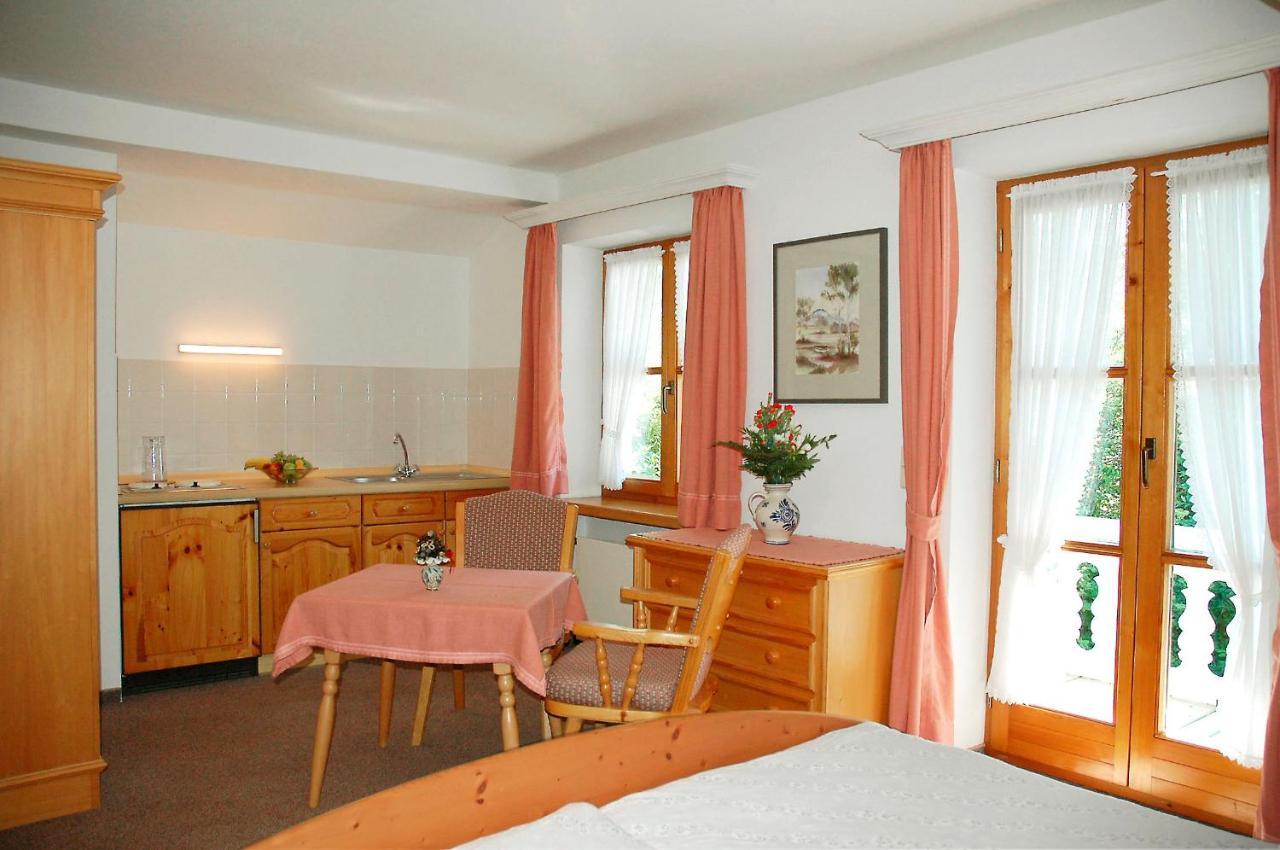 Alter Ziehbrunnen Hotel Bad Endorf Eksteriør billede