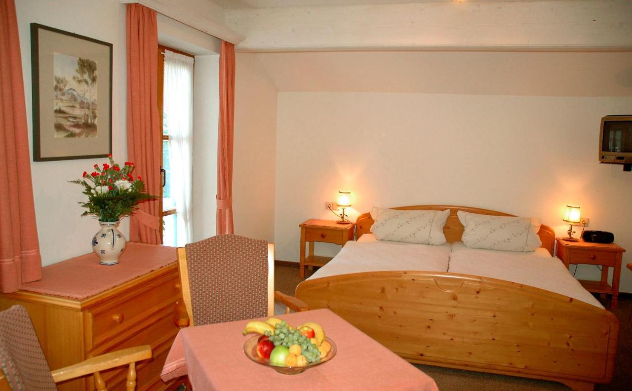Alter Ziehbrunnen Hotel Bad Endorf Eksteriør billede