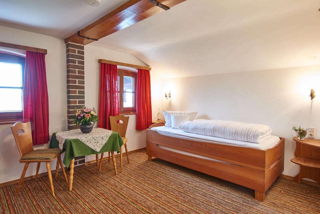 Alter Ziehbrunnen Hotel Bad Endorf Eksteriør billede